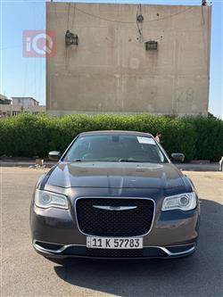 کرایسلەر 300